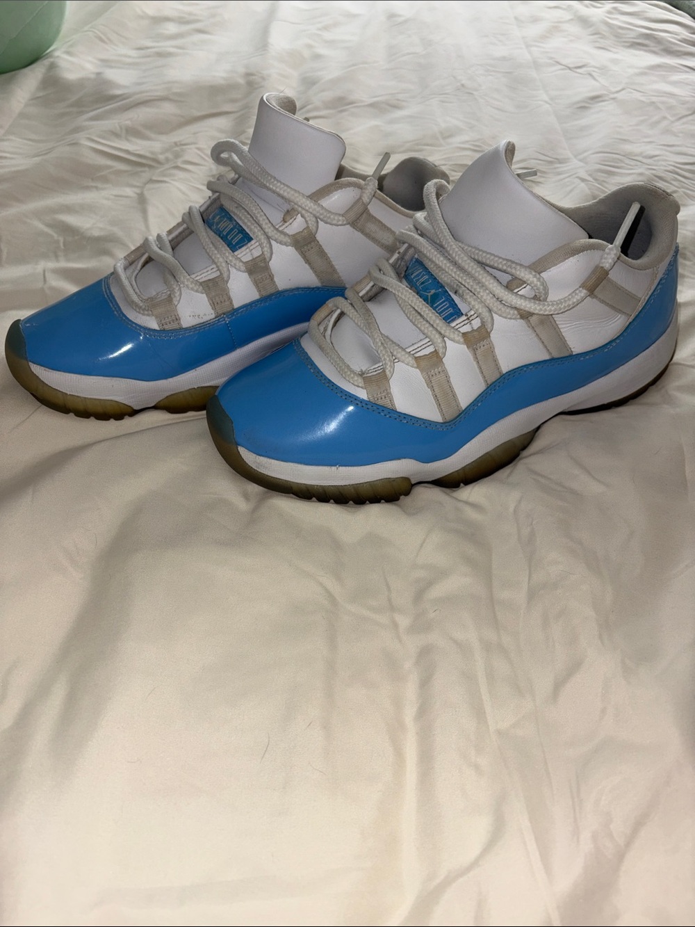 Air Jordan 11 Low "University Blue" – Size 8.5
